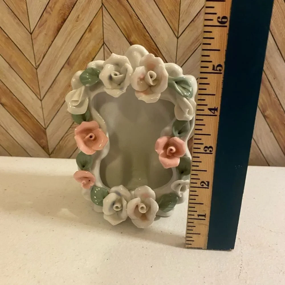 Vintage Floral Table Top Ceramic Picture Frame [Item 720]